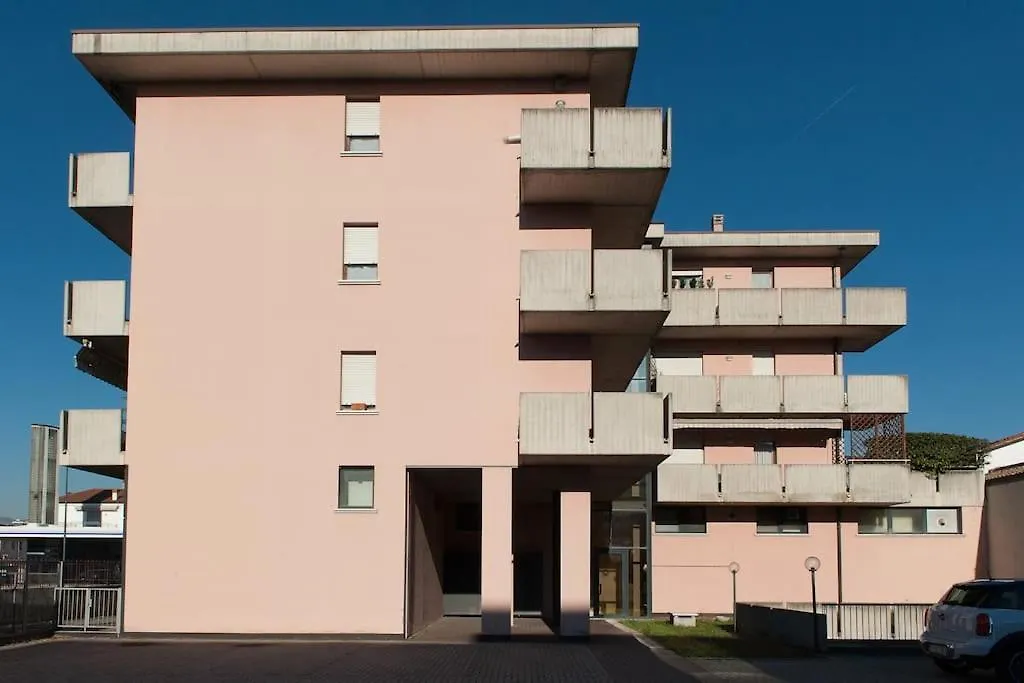 Appartamento Con Garage Vicino Al Centro 베로나 0*,